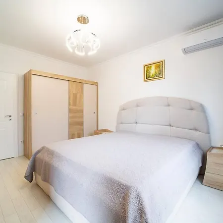 Grand Karavel Center Lux Apartmán *